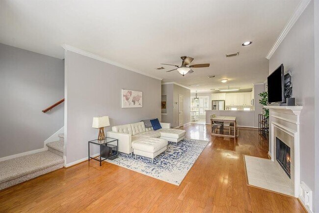 Foto del edificio - 1616 Sutton St