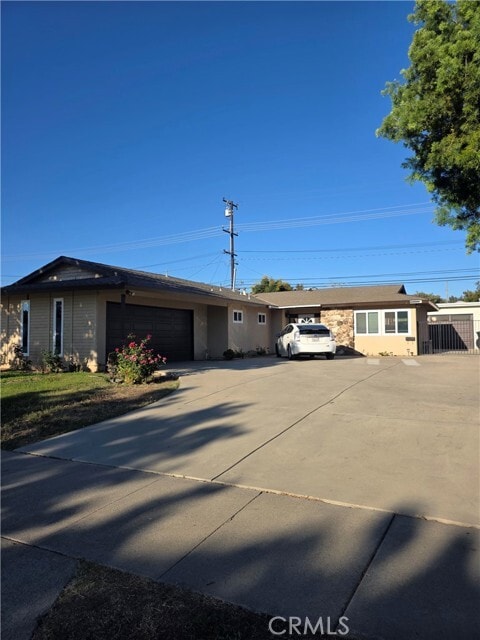 Building Photo - 4189 N Santa Lucia St