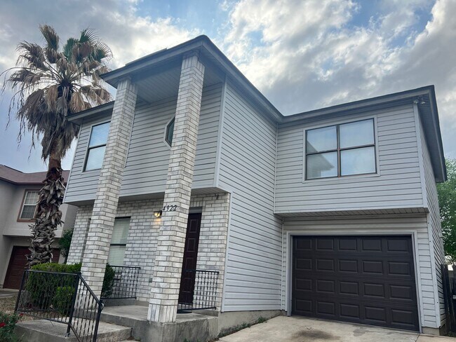 Foto del edificio - 4922 Hilltop Field Dr