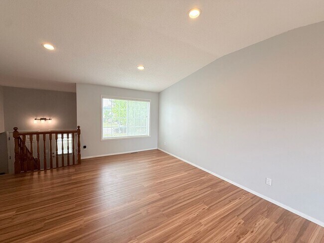 Foto del edificio - Spacious 4-Bedroom Home in South Fargo