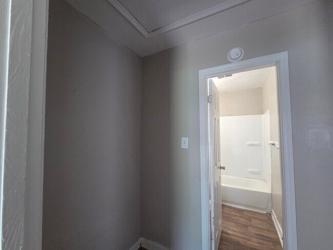 Foto del edificio - 4047 Chelsea Ave