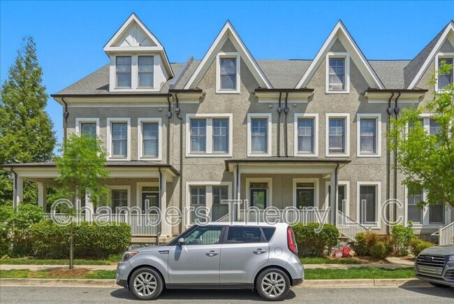 Foto del edificio - 2735 Linden Ln
