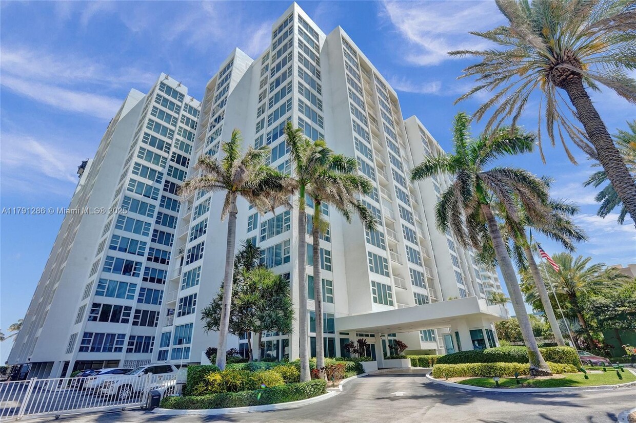 Primary Photo - 1620 S Ocean Blvd