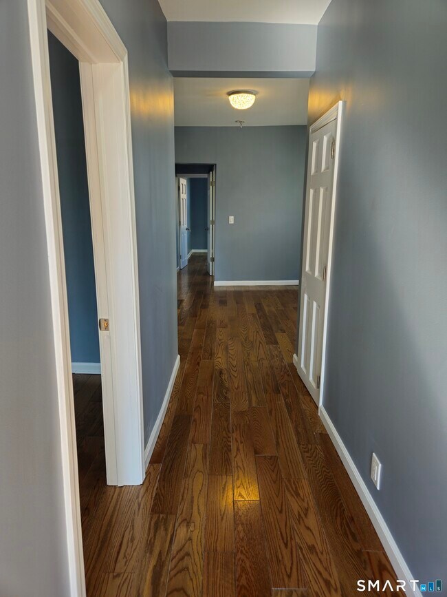 Building Photo - 25 Lexington St