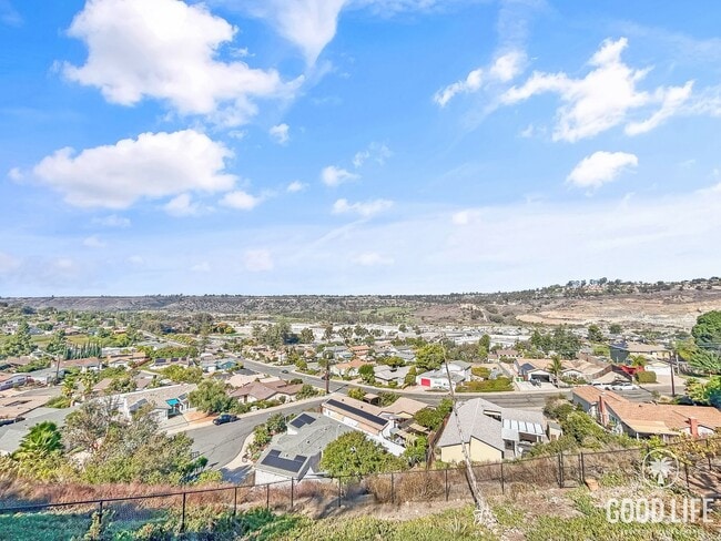 Foto del edificio - Beautiful 3BD/2BA W/ Updated Kitchen and A...