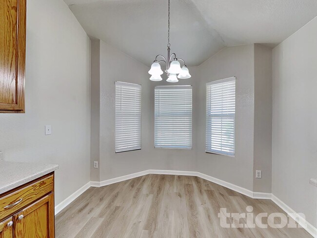 Foto del edificio - 9822 Vandenberg Way