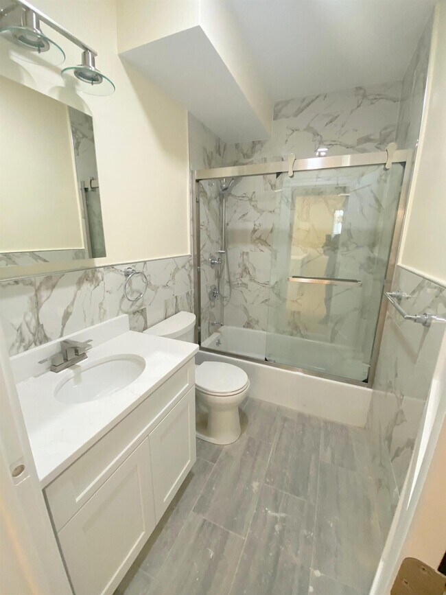 Foto del edificio - 32 Putnam Ave