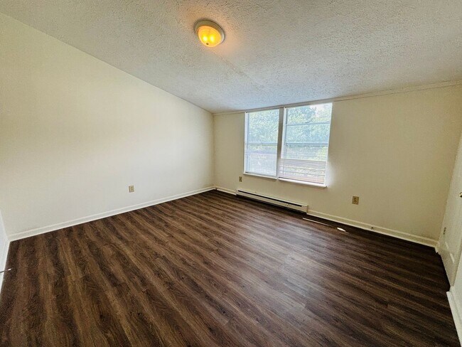 Foto del edificio - 355 Wakeman Ct NE