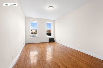 Building Photo - 38 Morton St