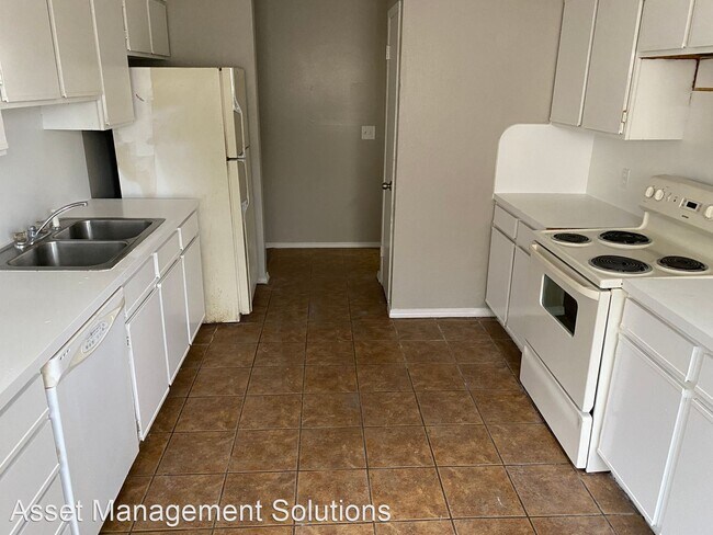 Foto del edificio - 5 br, 2 bath House - 8129 NW 29th
