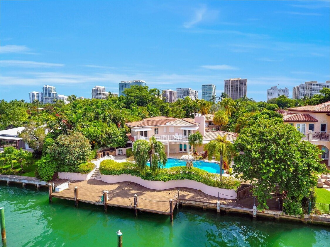 Foto principal - 122 Bal Bay Dr