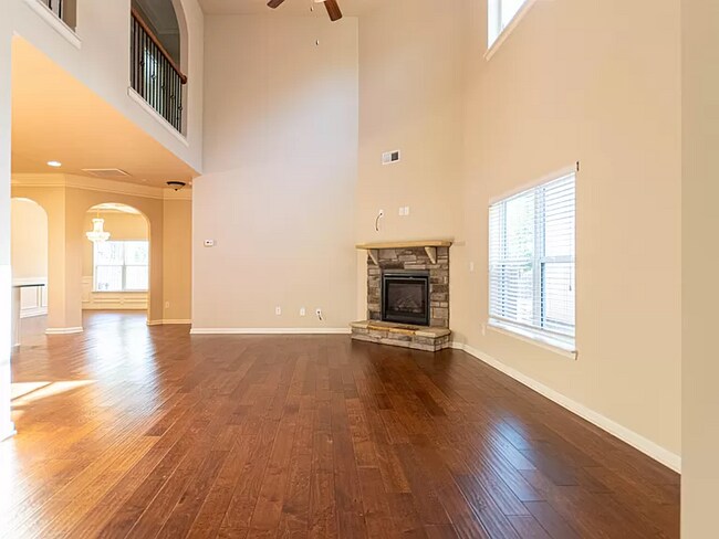 Foto del edificio - 198 Heatherwood Ln