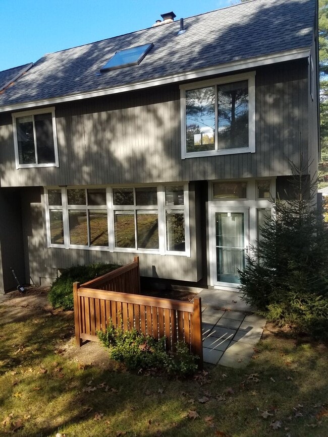 Foto del edificio - Stratton Forest Condo