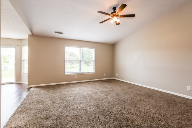 Building Photo - 1083 Pine Ridge Way