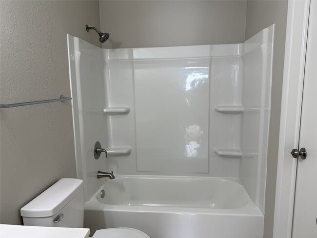 Building Photo - 13902 Buckingham Dr