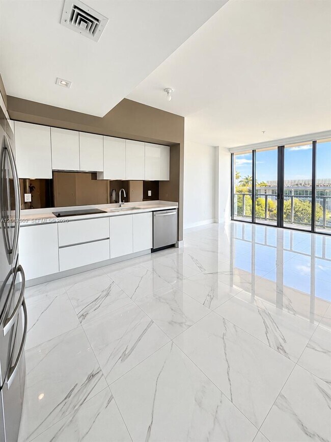 Foto del edificio - 1170 E Hallandale Beach Blvd