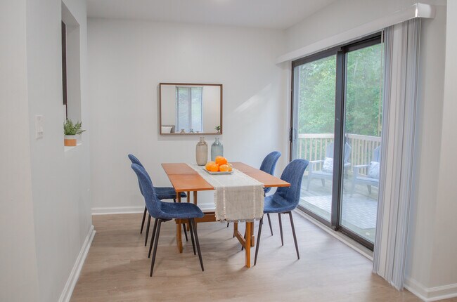 Foto del edificio - Woodland Country Apartments