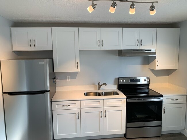 Building Photo - Canaveral Shores Apartments