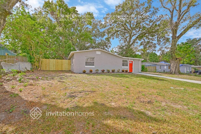 Building Photo - 7204 Harwick Dr