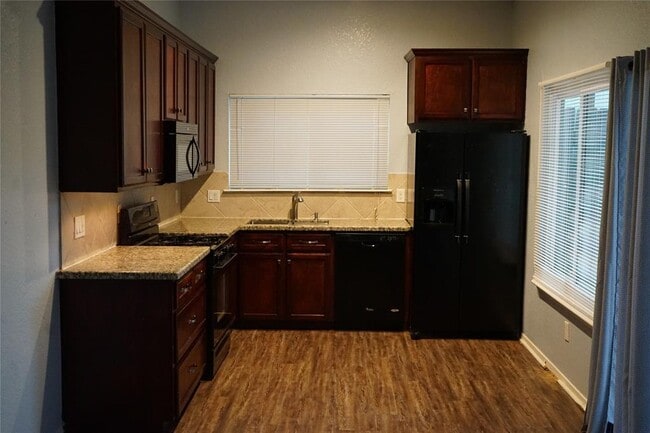 Building Photo - 1007 E Belgravia Dr