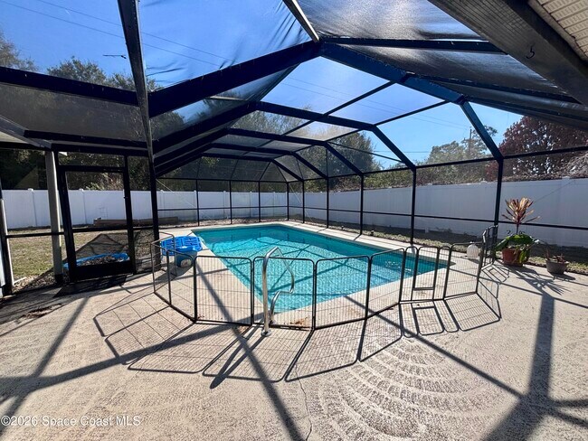 Foto del edificio - 563 Karney Ave NE