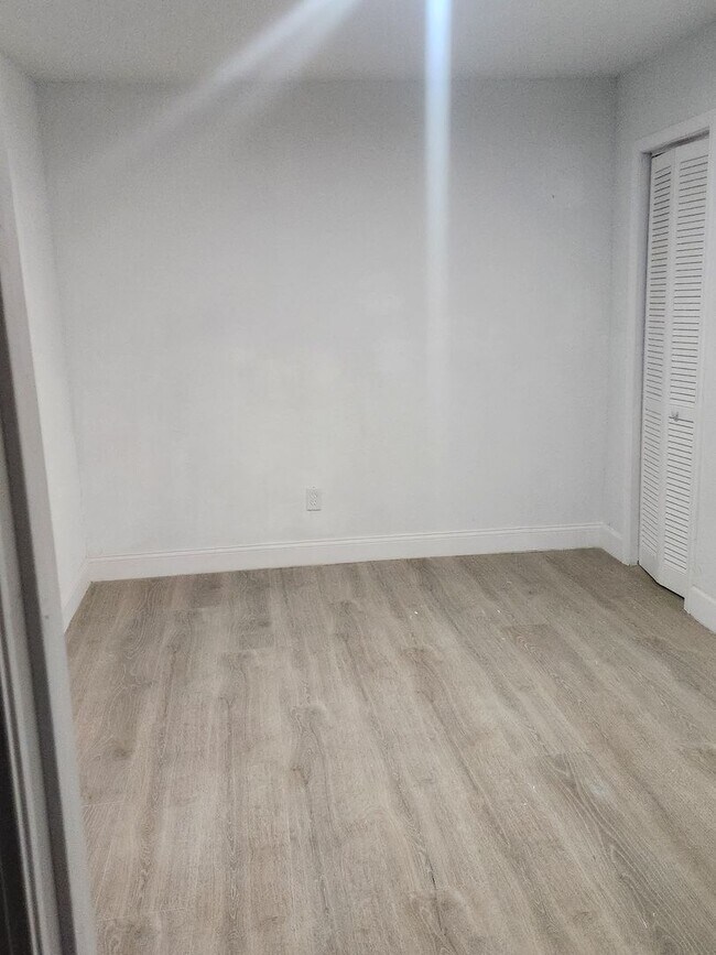 Building Photo - 3 Bedroom Apartment in Houston