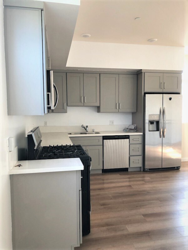 Building Photo - 16753 Sherman Way