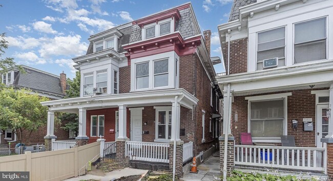 Building Photo - 1621 Berryhill St