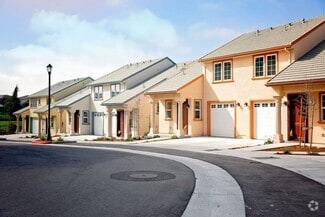 Building Photo - 44 Blackbird Cir