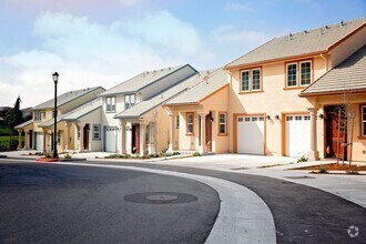 Building Photo - 30 Blackbird Cir