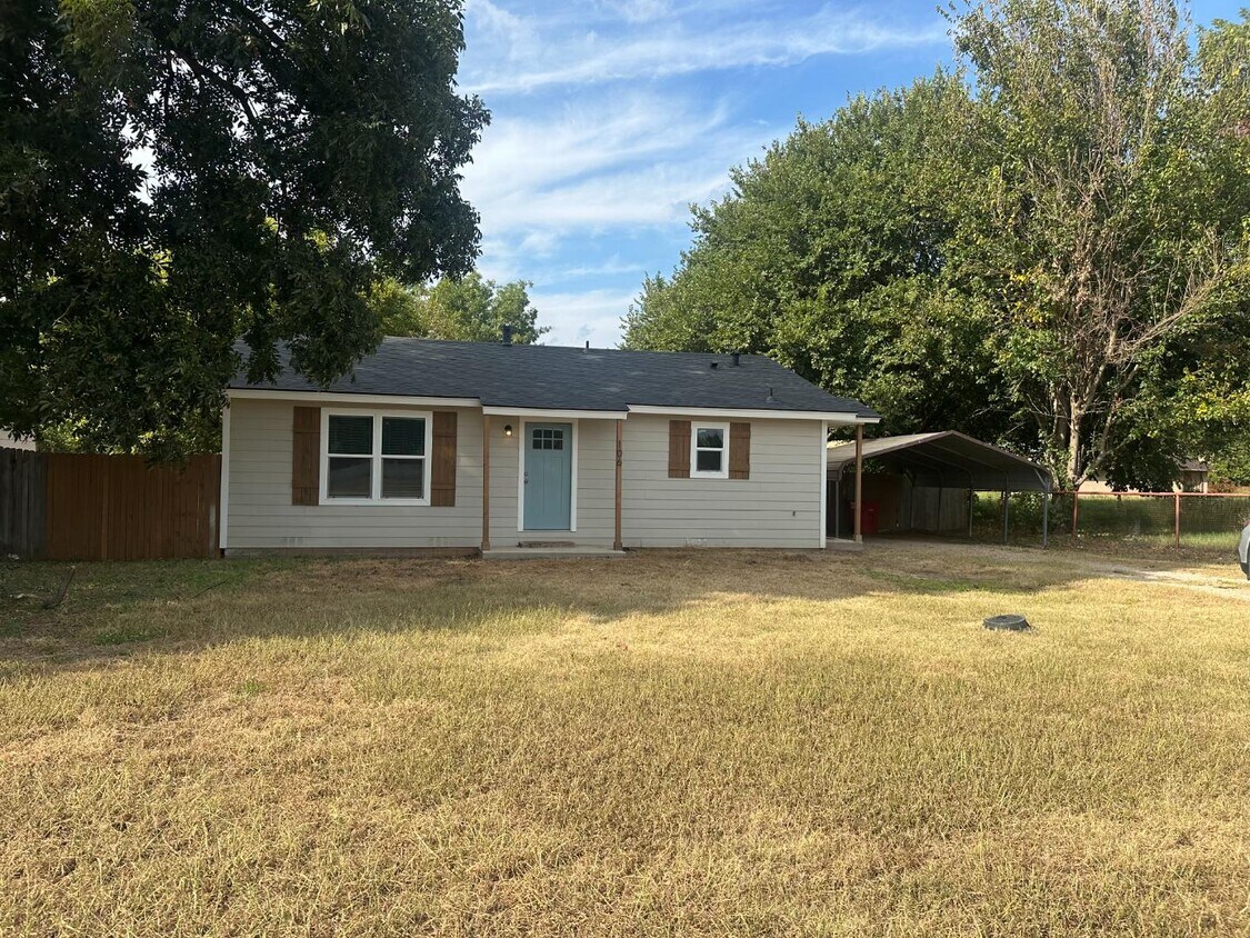 Primary Photo - 106 E Florida Ave