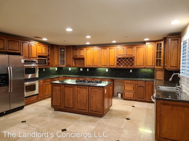 Building Photo - 4 br, 2.5 bath House - 49 Terracina Blvd