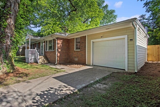 Foto del edificio - Renovated 3BR/2BA Home in Decatur!
