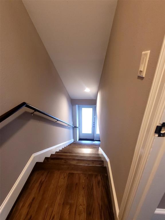 Building Photo - 2307 Camden Dr