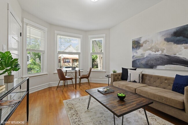 Foto del edificio - 3125 N Bernard St