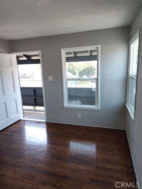 Foto principal - 5411 Myrtle Ave
