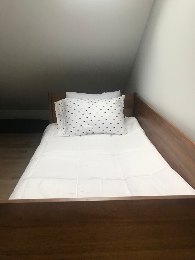 Second Floor Loft Space with Daybed & Trundle - 879 Saint Joseph St