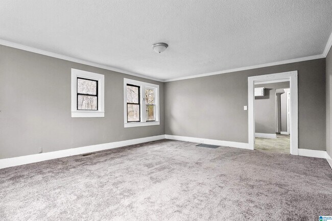 Building Photo - 1017 Pickens Dr
