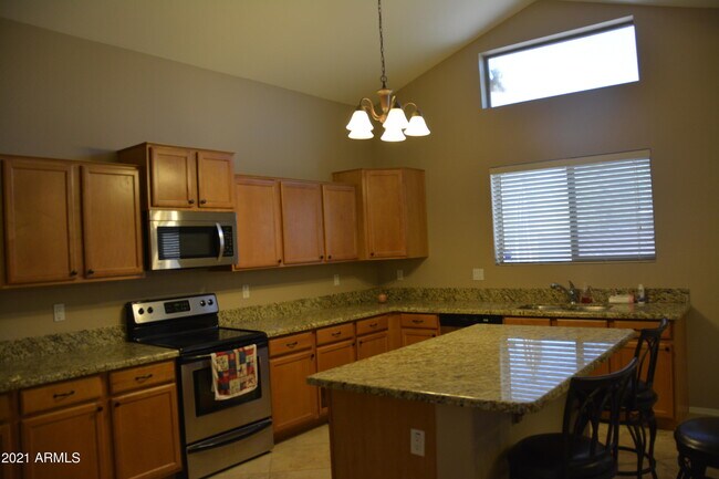 Foto del edificio - 8402 W Miami St