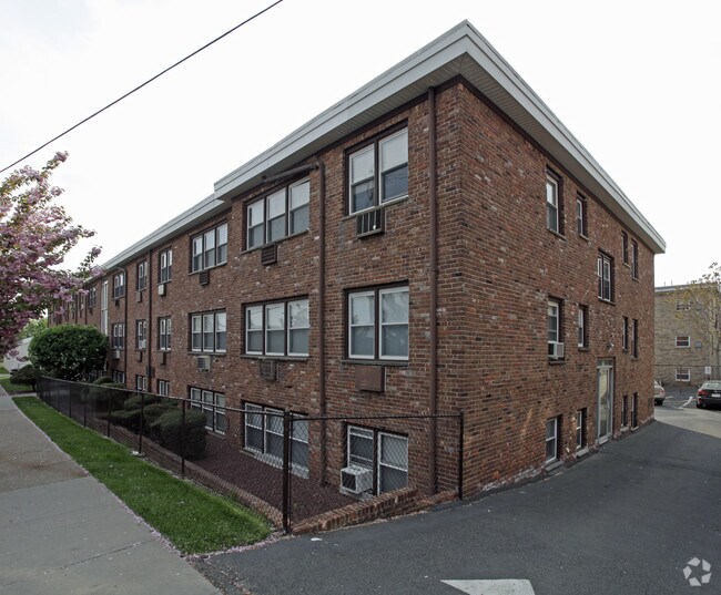 39 Rocco St, Belleville, NJ 07109 Apartments Belleville, NJ