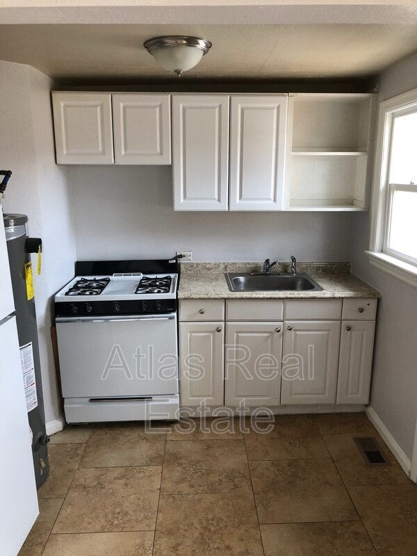 Building Photo - 7369 Oneida Dr