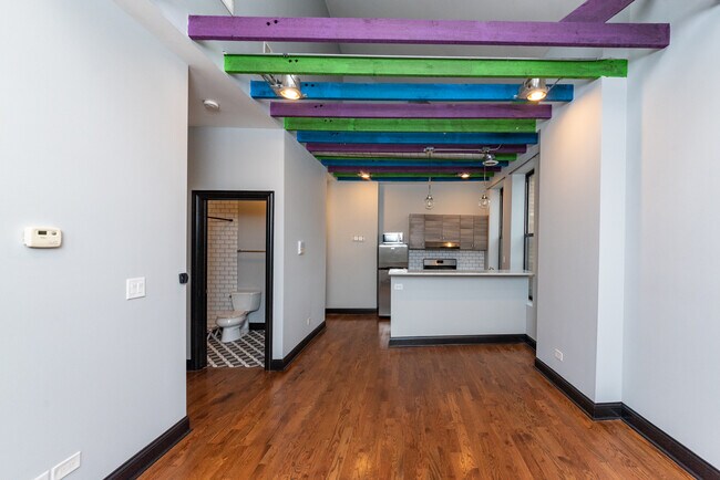 Foto del edificio - 1800 S Allport St