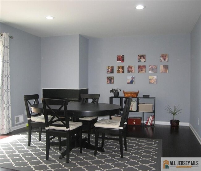 Building Photo - 141 Grantham Dr