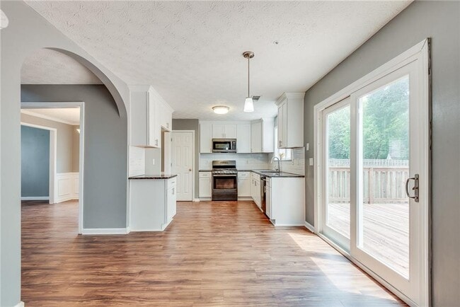 Building Photo - 1372 Glenover Way
