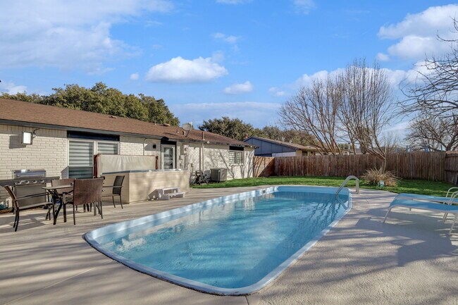 Foto del edificio - 5112 Arbor Glen Rd