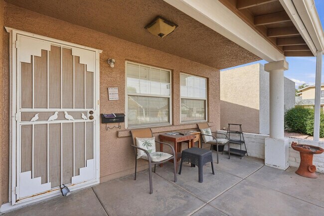 Foto del edificio - 2929 E Broadway Rd