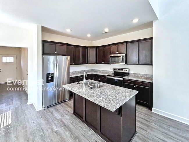 Building Photo - 795 Coopers Way