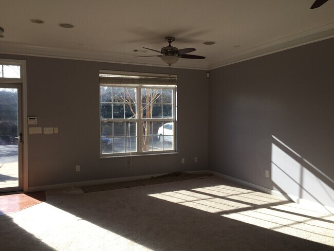 Foto del edificio - Townhome in Lismore Village Available!