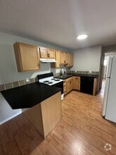 Building Photo - 316 E Brookside St