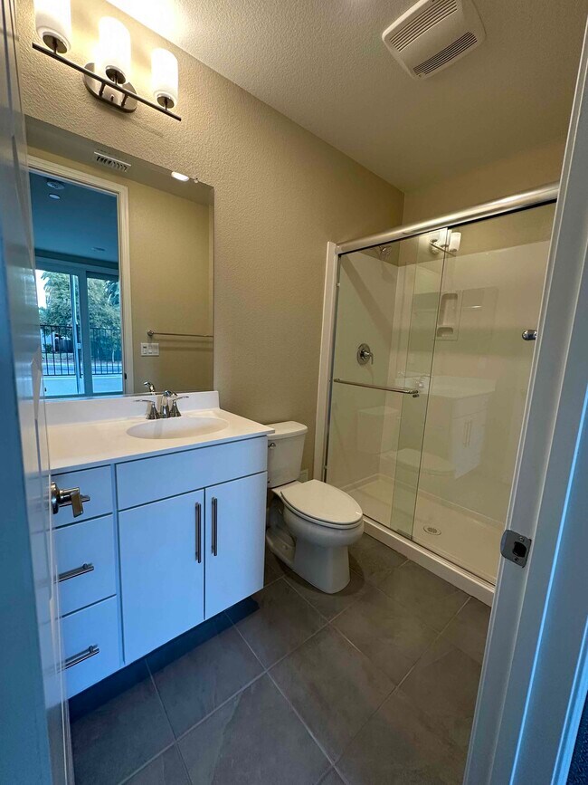 Foto del edificio - 415 Industrial Pky